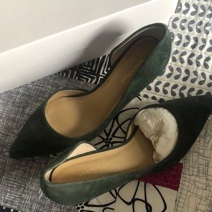 Ann Taylor Spruce Green Suede Dorsay Kitten Pump 6.5